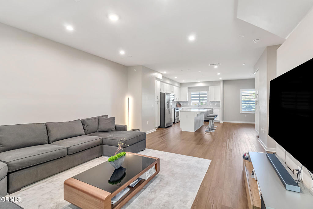 MLS #V1-33585 image #16