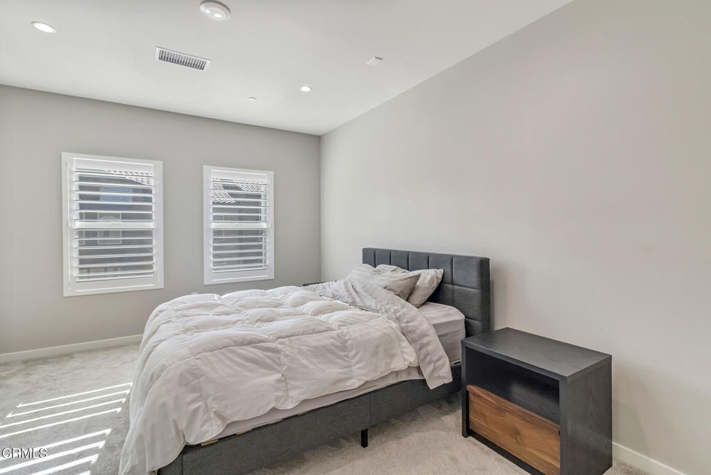 MLS #V1-33585 image #23