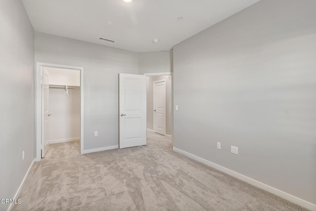 MLS #V1-33585 image #33