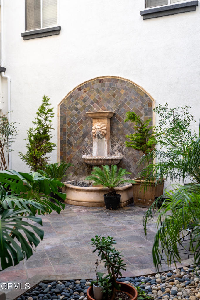 MLS #V1-33588 image #5