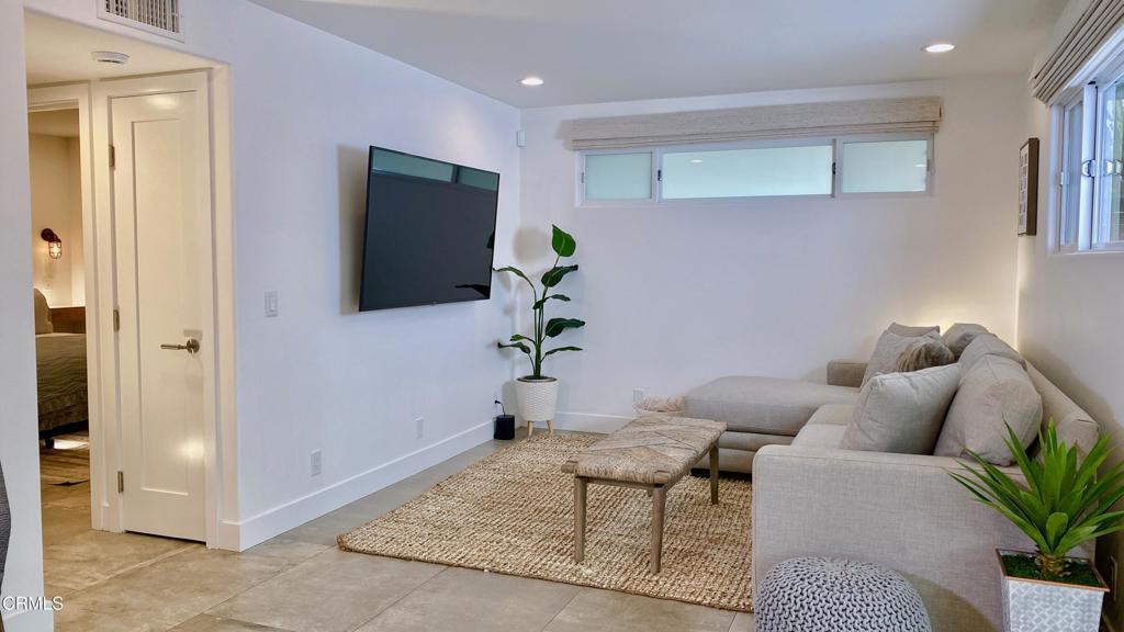 MLS #V1-33590 image #12