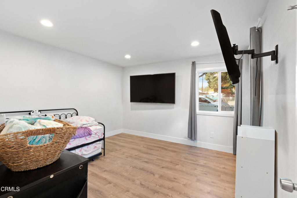 MLS #V1-33591 image #10