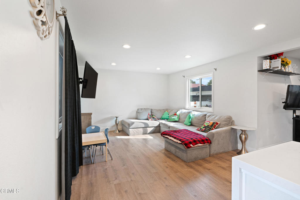 MLS #V1-33591 image #3