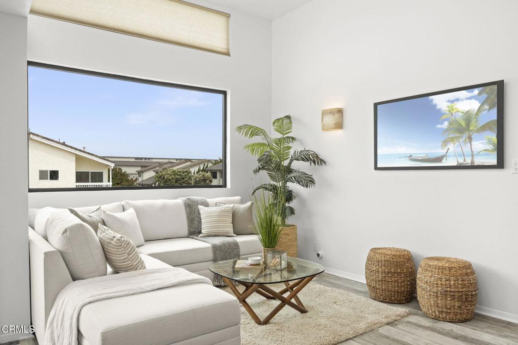 MLS #V1-33592 image #5