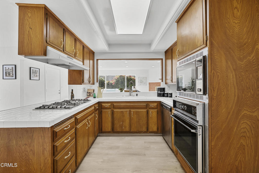 MLS #V1-33594 image #6