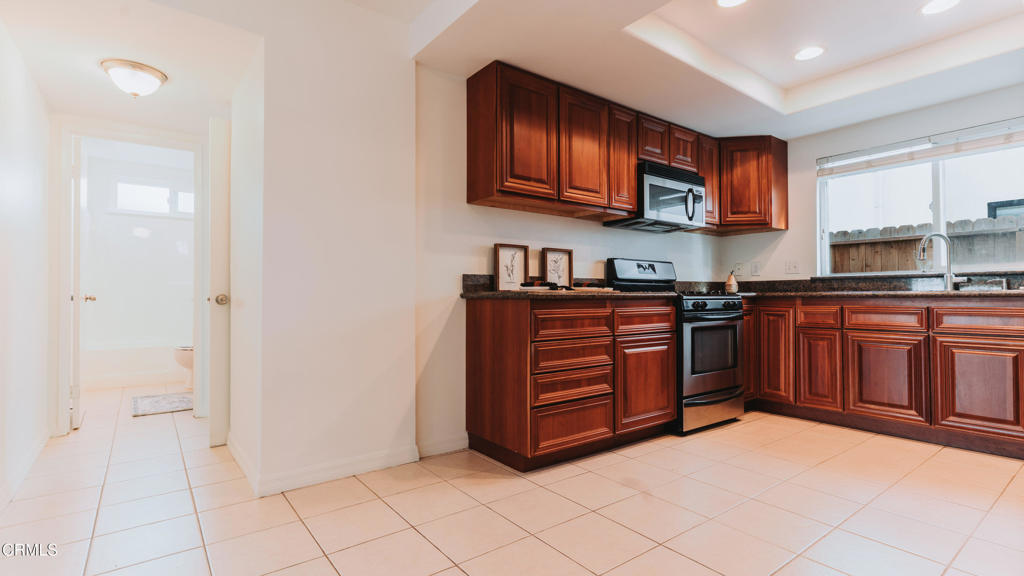 MLS #V1-33596 image #11