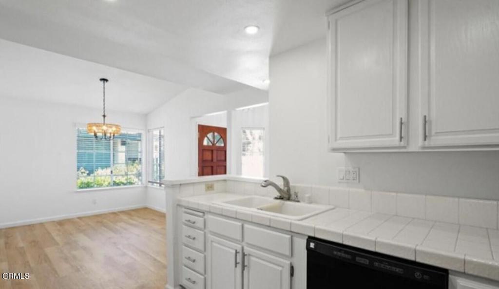 MLS #V1-33597 image #8