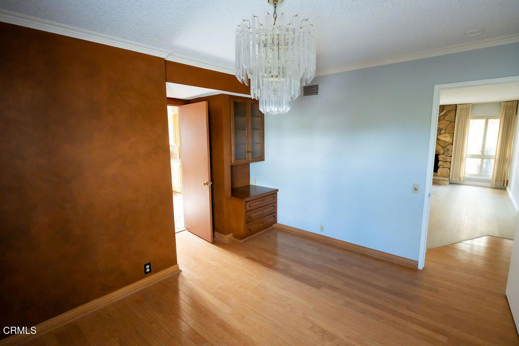 MLS #V1-33603 image #17