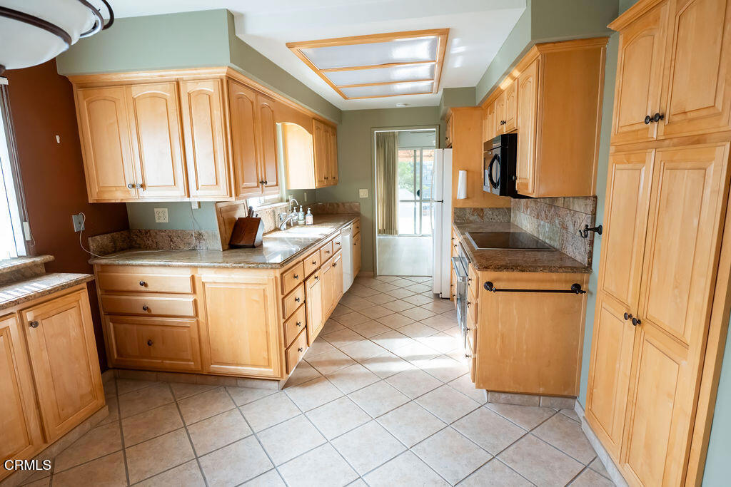 MLS #V1-33603 image #19