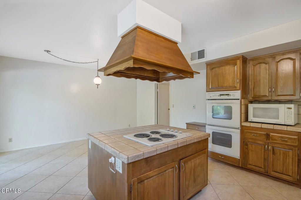 MLS #V1-33606 image #22