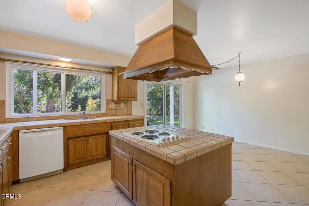 MLS #V1-33606 image #23