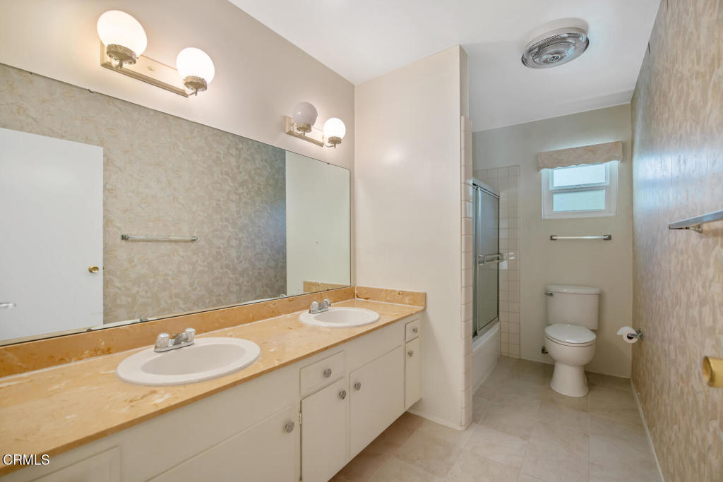 MLS #V1-33606 image #36