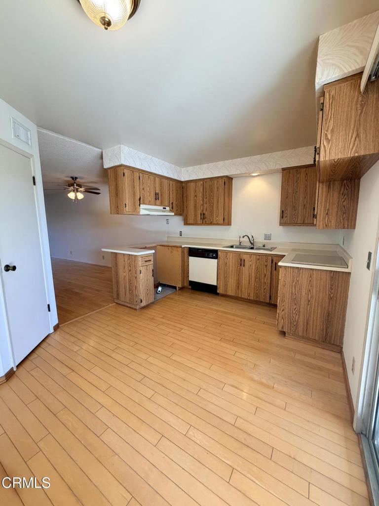 MLS #V1-33612 image #11