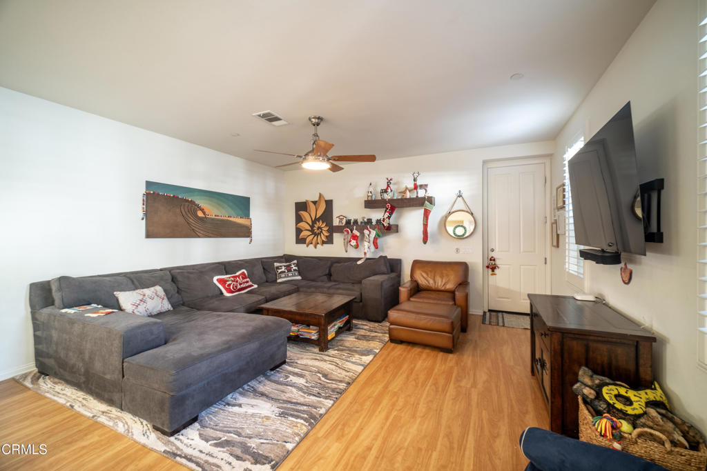 MLS #V1-33613 image #11