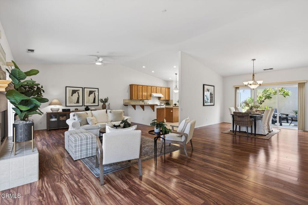 MLS #V1-33618 image #10