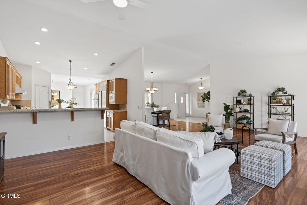 MLS #V1-33618 image #11