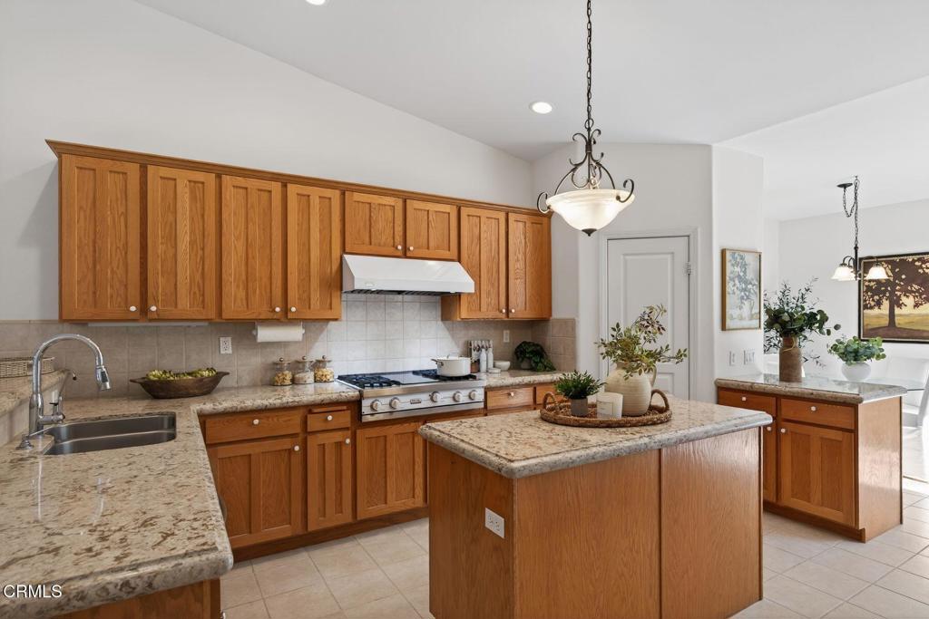 MLS #V1-33618 image #12