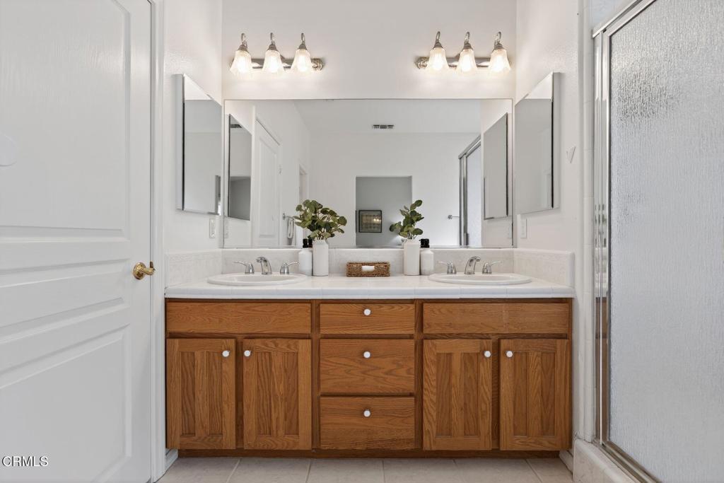 MLS #V1-33618 image #27