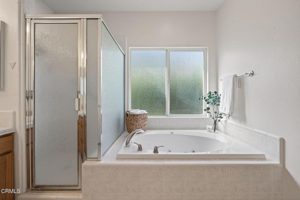 MLS #V1-33618 image #28