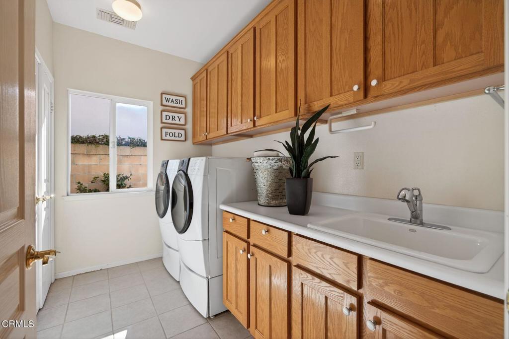 MLS #V1-33618 image #33