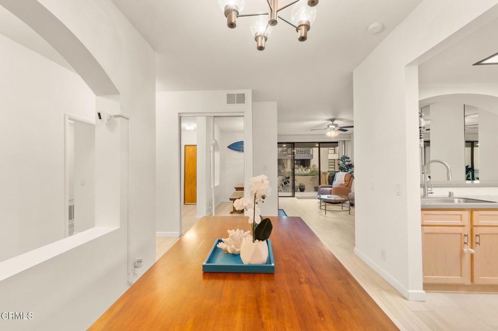 MLS #V1-33619 image #10