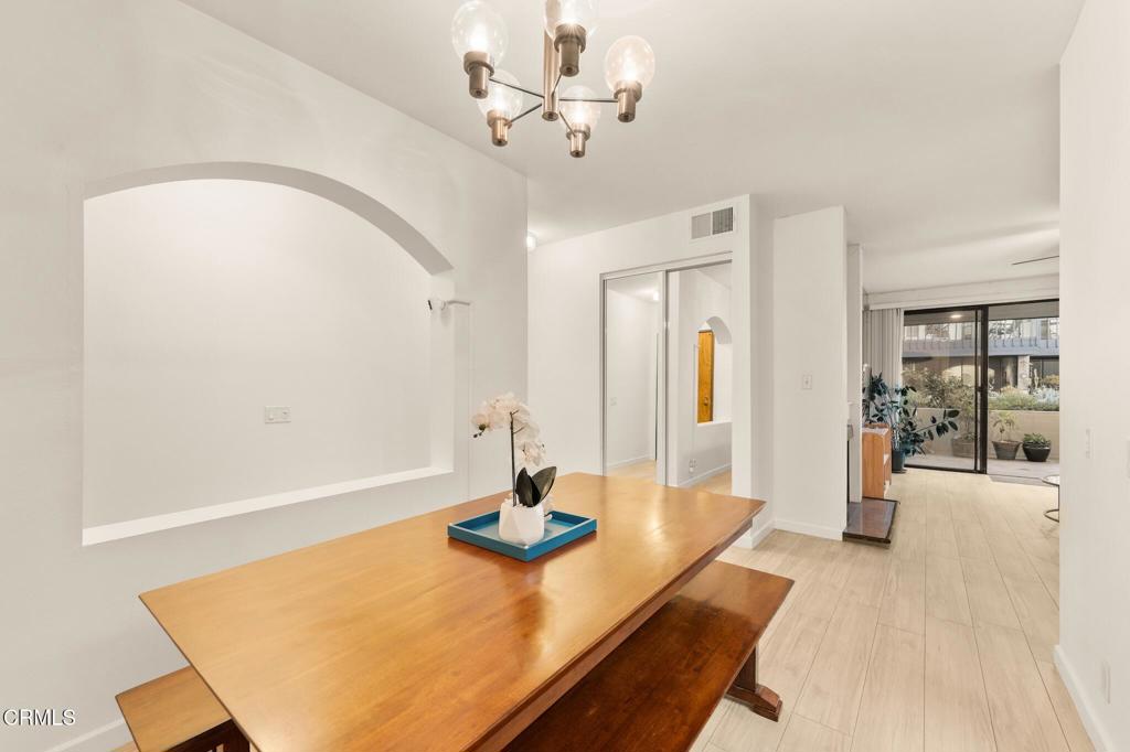 MLS #V1-33619 image #11