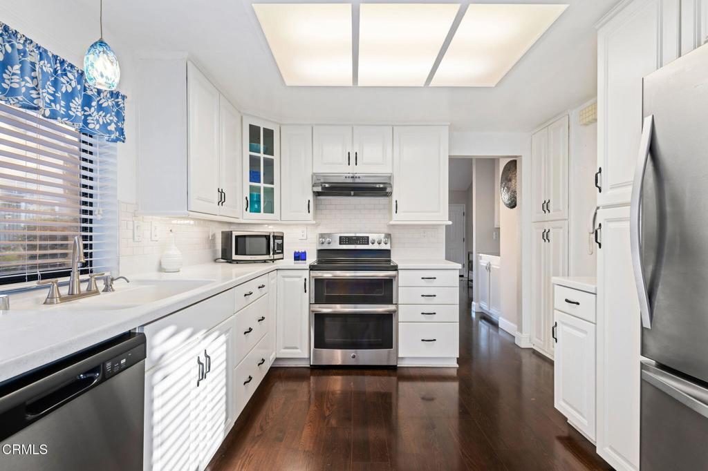 MLS #V1-33621 image #10