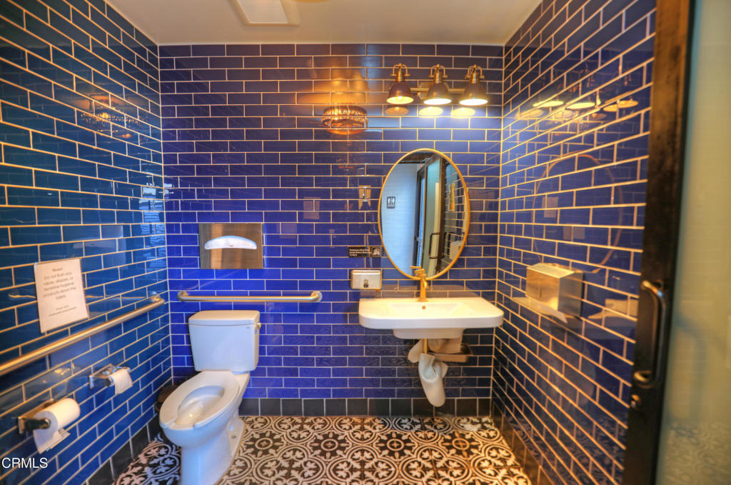 MLS #V1-33622 image #16