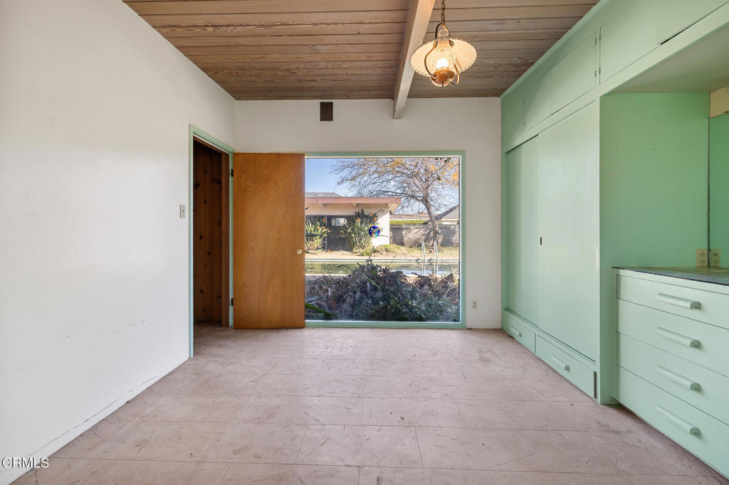 MLS #V1-33624 image #7