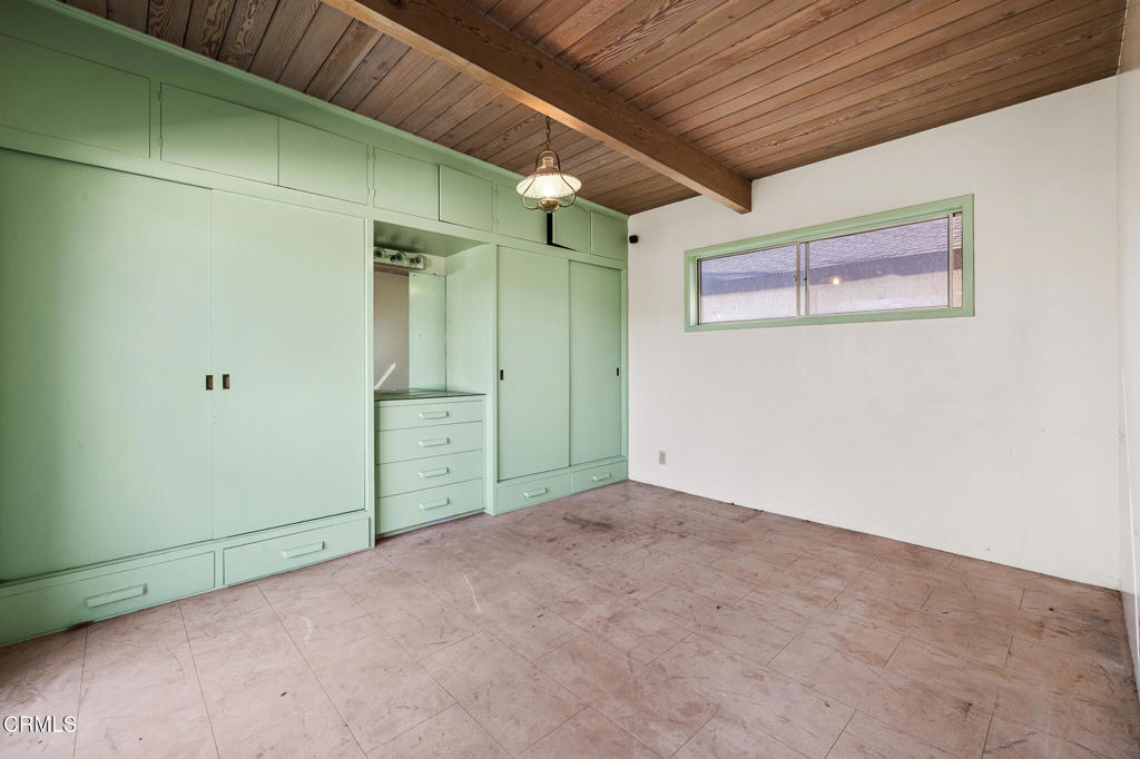 MLS #V1-33624 image #8