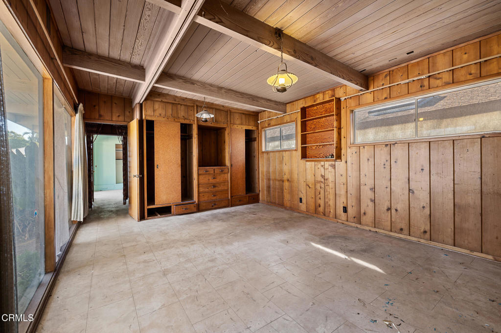 MLS #V1-33624 image #9