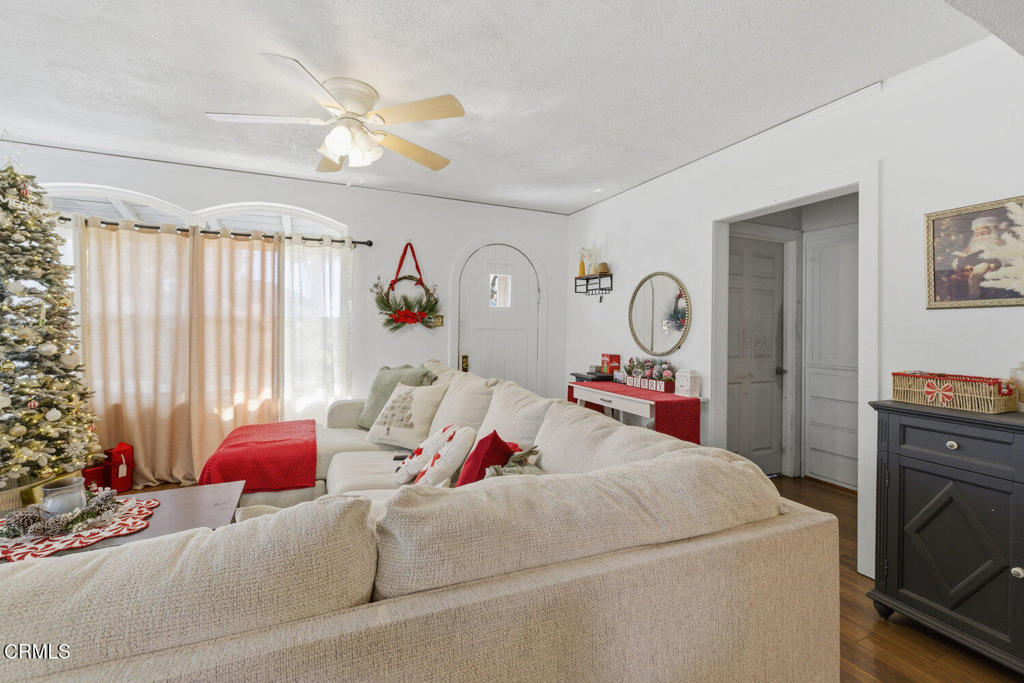 MLS #V1-33627 image #3