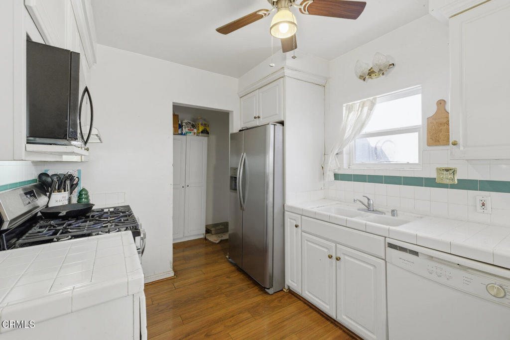 MLS #V1-33627 image #9