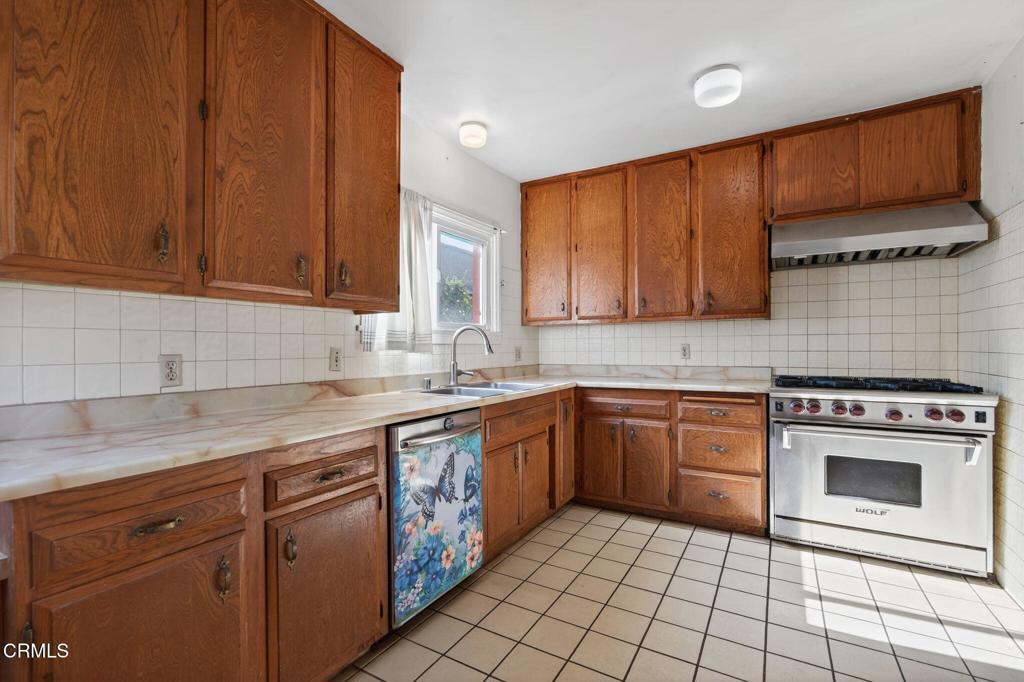 MLS #V1-33631 image #11