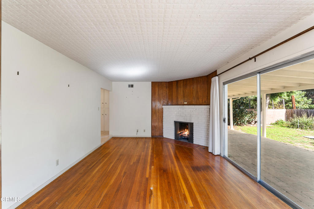 MLS #V1-33632 image #5