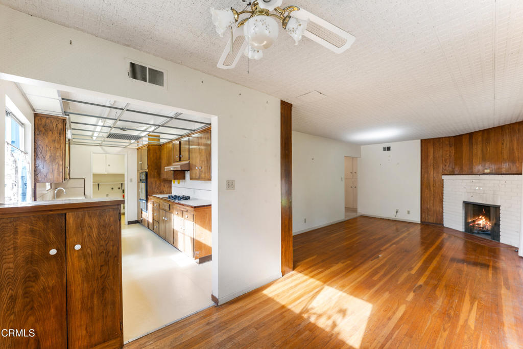 MLS #V1-33632 image #7