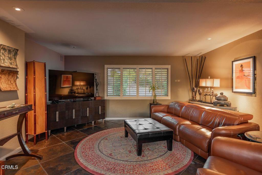 MLS #V1-33634 image #4