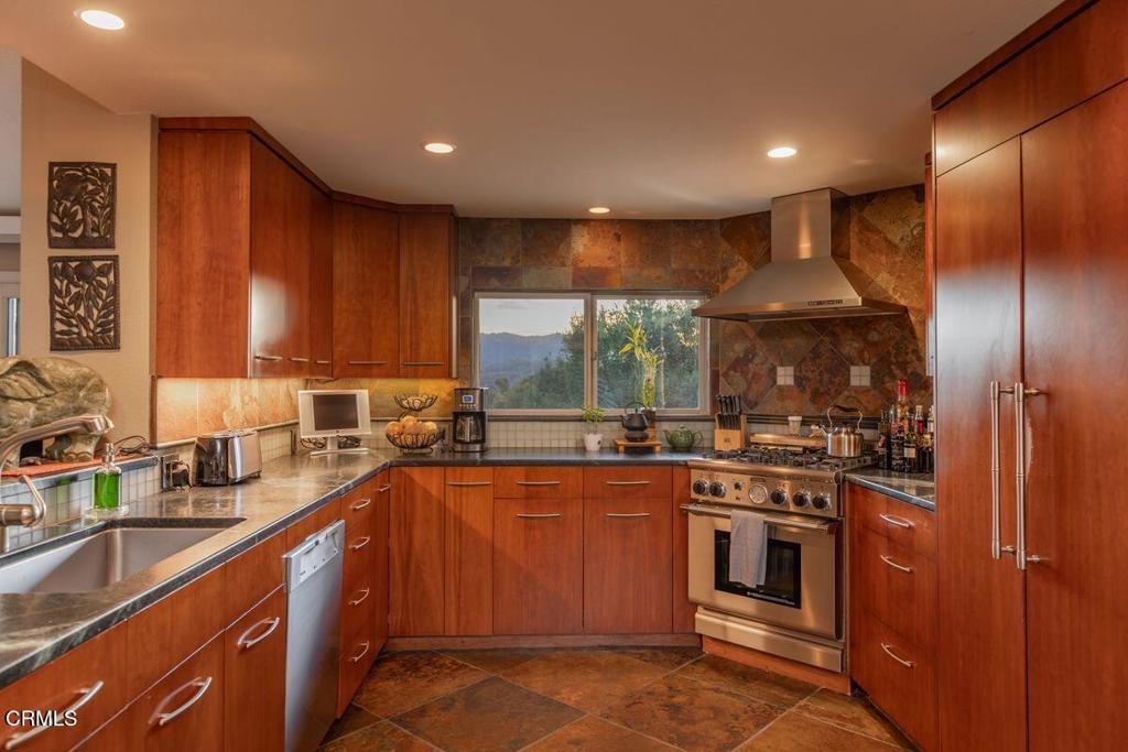 MLS #V1-33634 image #6