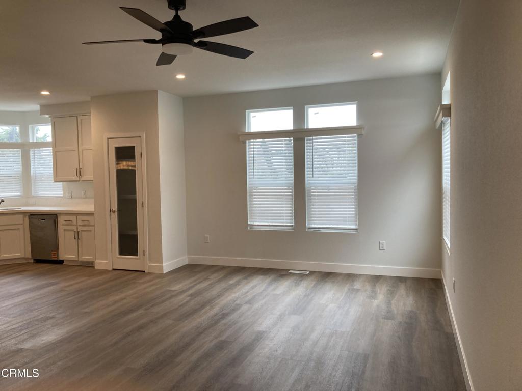 MLS #V1-33635 image #10