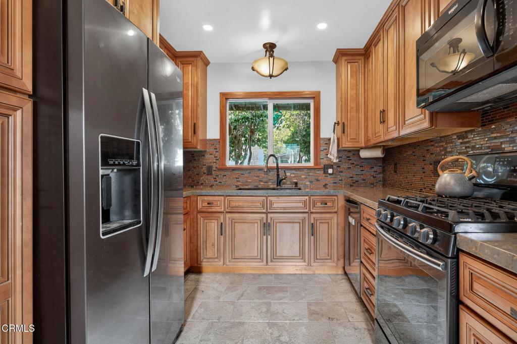 MLS #V1-33638 image #18