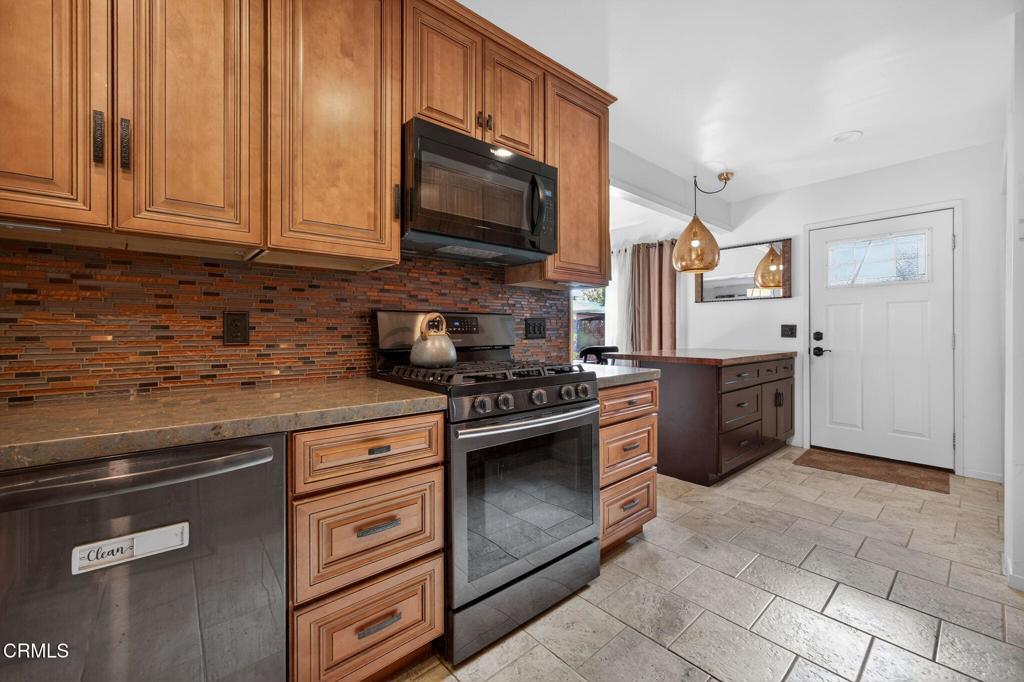 MLS #V1-33638 image #22