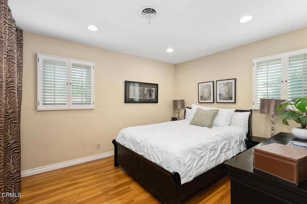 MLS #V1-33641 image #10