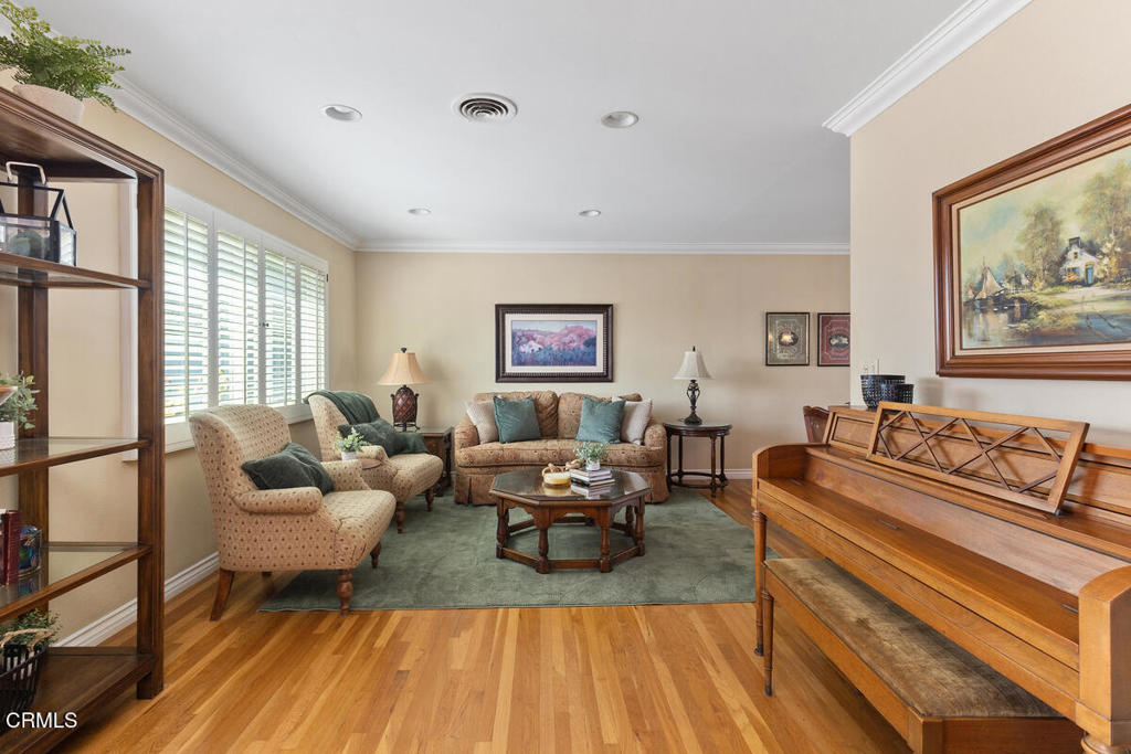 MLS #V1-33641 image #2