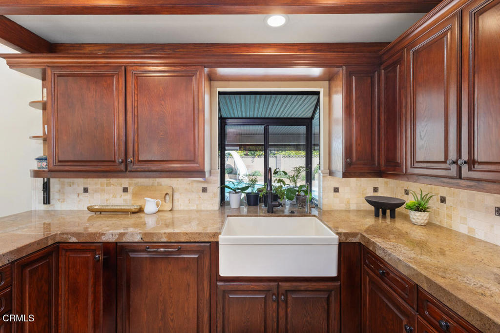 MLS #V1-33641 image #6