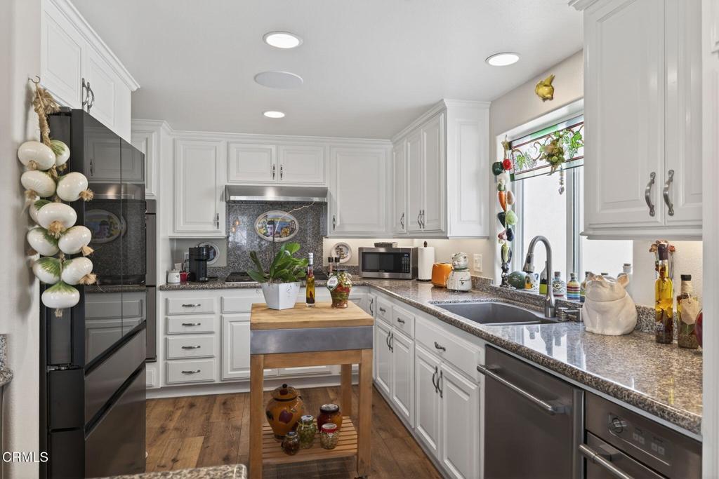 MLS #V1-33642 image #15