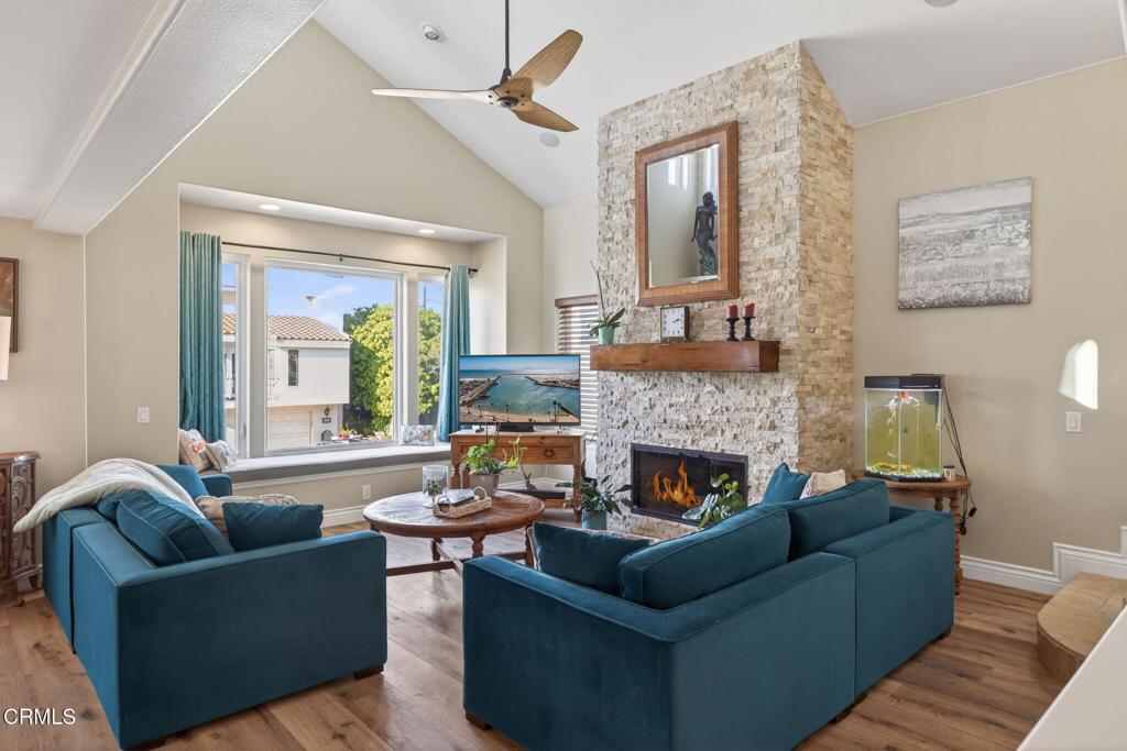 MLS #V1-33642 image #9