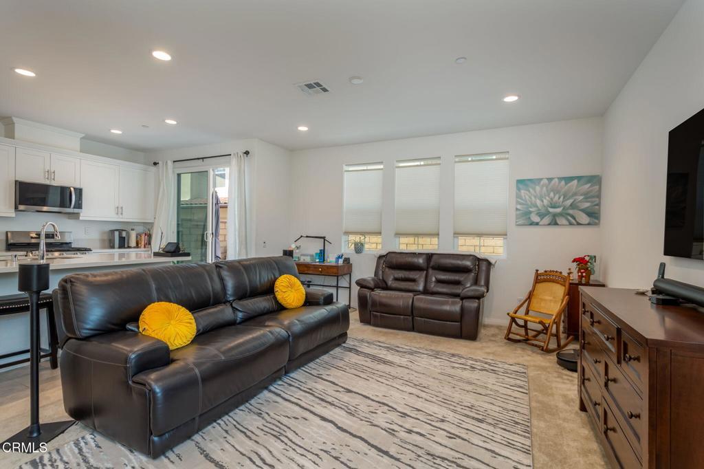 MLS #V1-33644 image #9