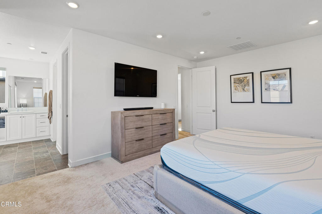 MLS #V1-33651 image #15