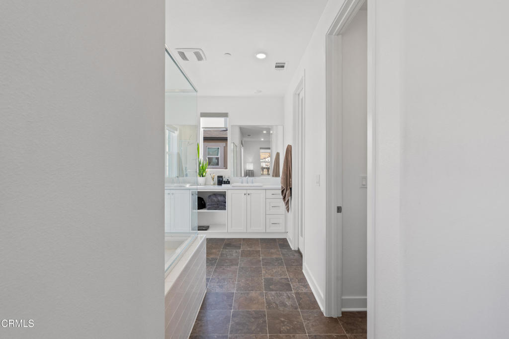 MLS #V1-33651 image #16