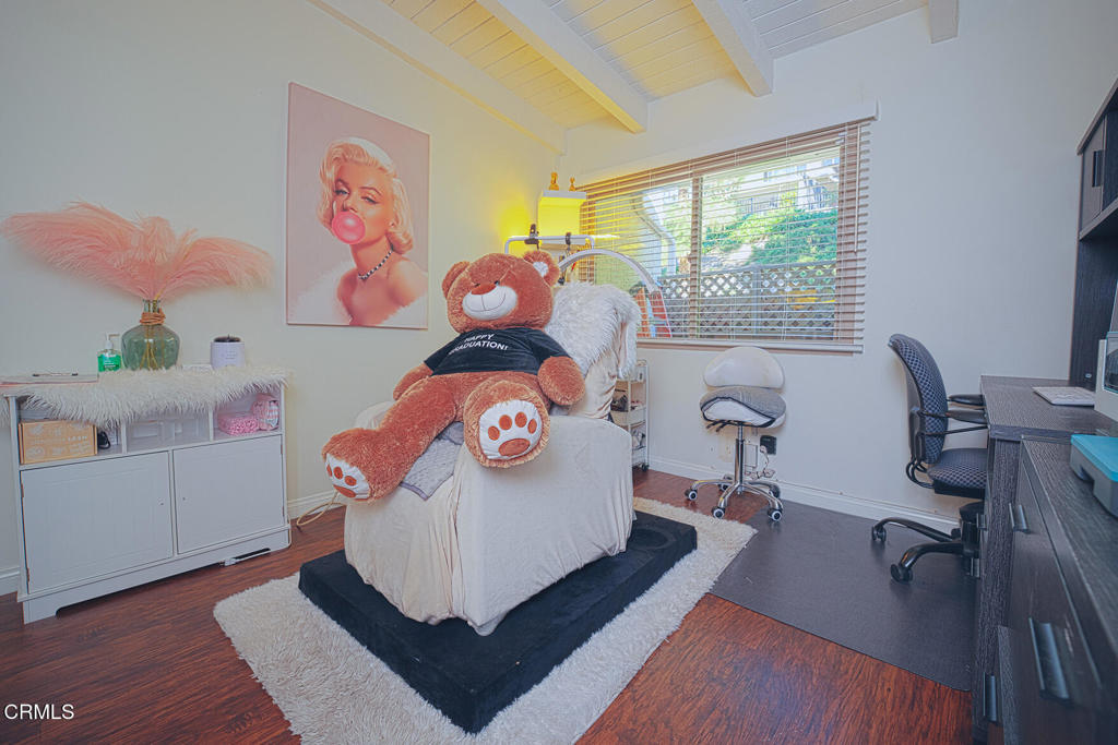 MLS #V1-33653 image #10